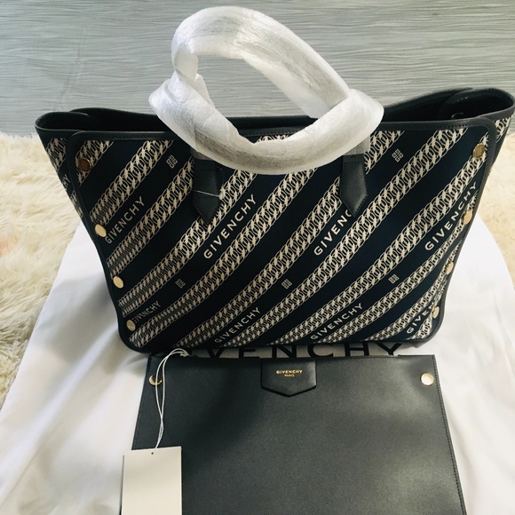 Givenchy Handbags - New Authentic Givenchy Medium Bond Chain Canvas Tote